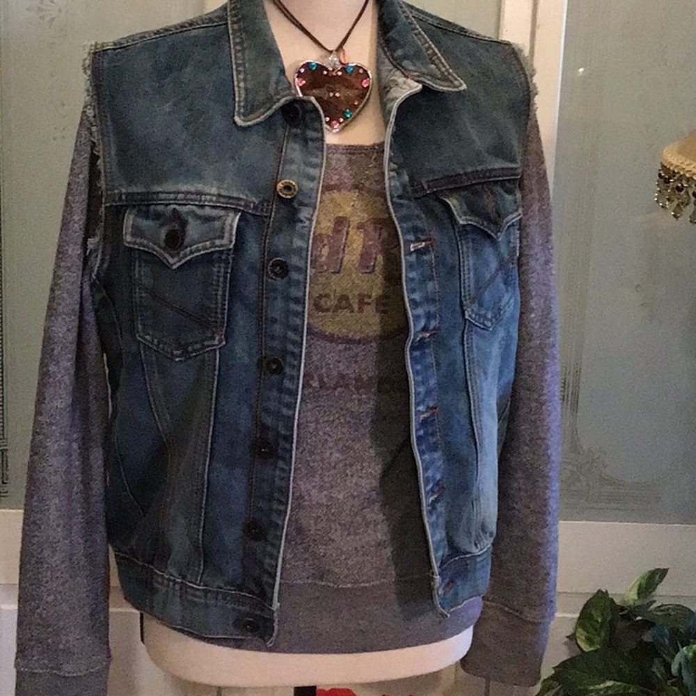 Ring‎ of Fire sleeveless jacket
